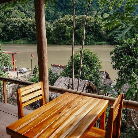 Meexok Guesthouse Nongkhiaw エクステリア 写真